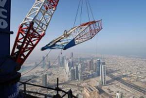 Burj_Dubai_high-altitude_cranes